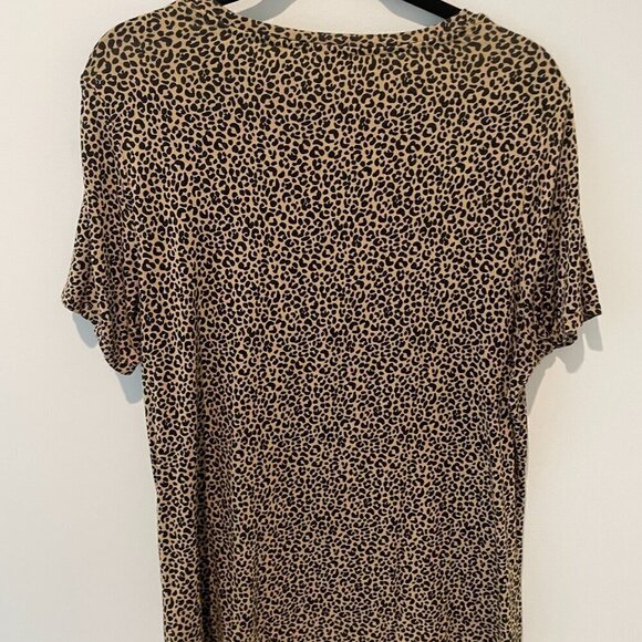 OLD NAVY Luxe Animal Cheetah Leopard Print Soft T-Shirt - Picture 3 of 4